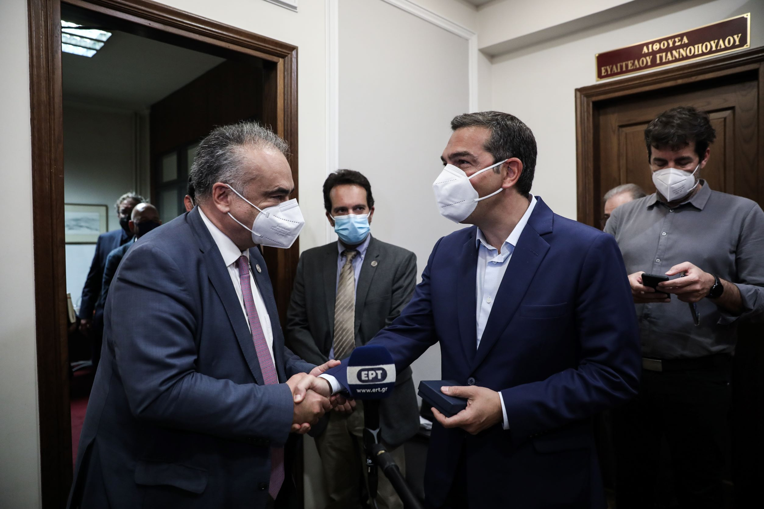 Ο ΣΥΡΙΖΑ καταθέτει τροπολογία για ρήτρα αναπροσαρμογής και διακοπές ρεύματος