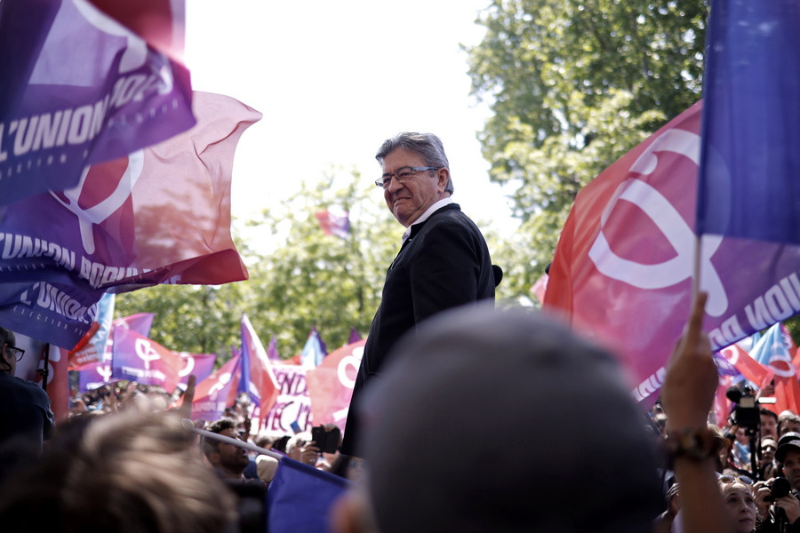 Γαλλία: Πρώτο «ναι» Σοσιαλιστών για συμμαχία με Μελανσόν, με αστερίσκους