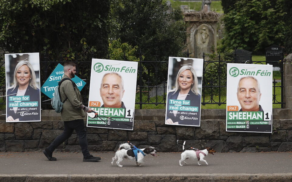 Βόρεια Ιρλανδία: «Νέα εποχή» υπόσχεται η ηγέτιδα του Σιν Φέιν που κέρδισε τις τοπικές εκλογές