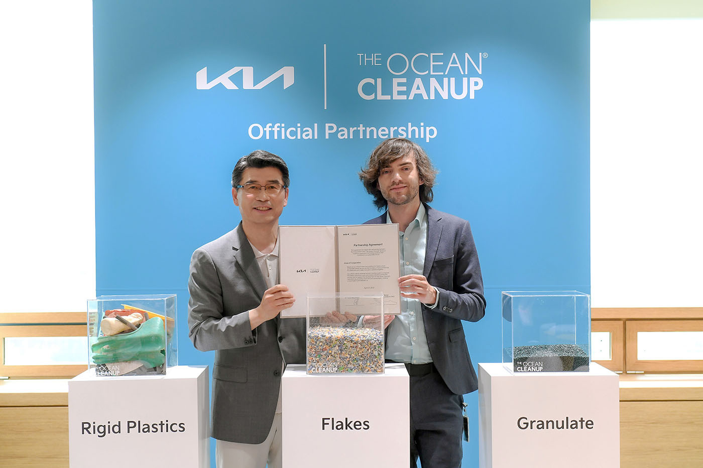 Kia: συνεργασία με Ocean Cleanup για ανακύκλωση πλαστικών