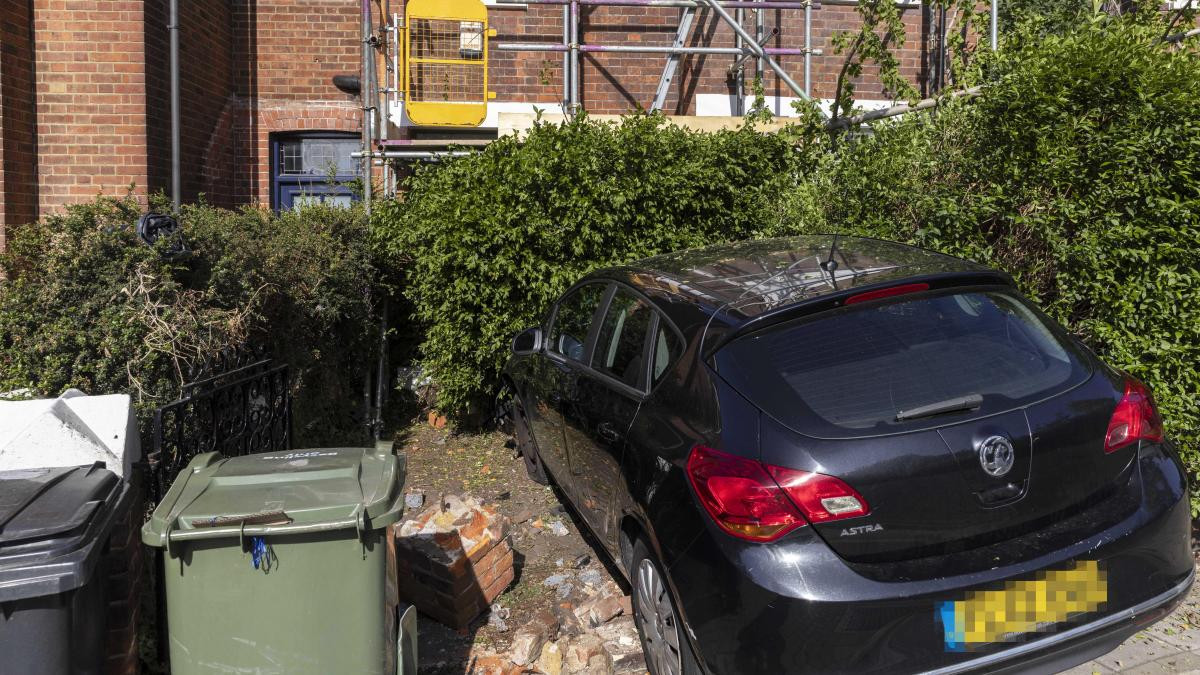 Βρετανία: Αυτοκίνητο έπεσε πάνω στον τοίχο του σπιτιού του Μπόρις Τζόνσον