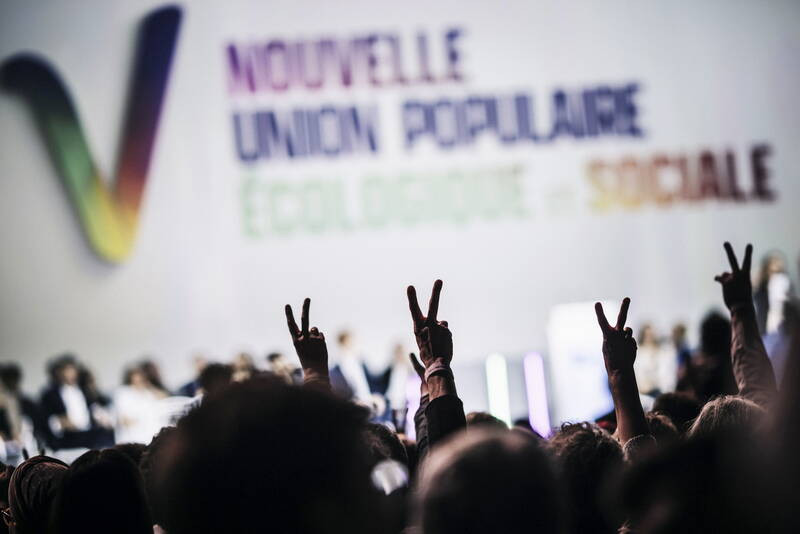 Δημοσκόπηση: στη Γαλλία, η αριστερά κάνει όνειρα