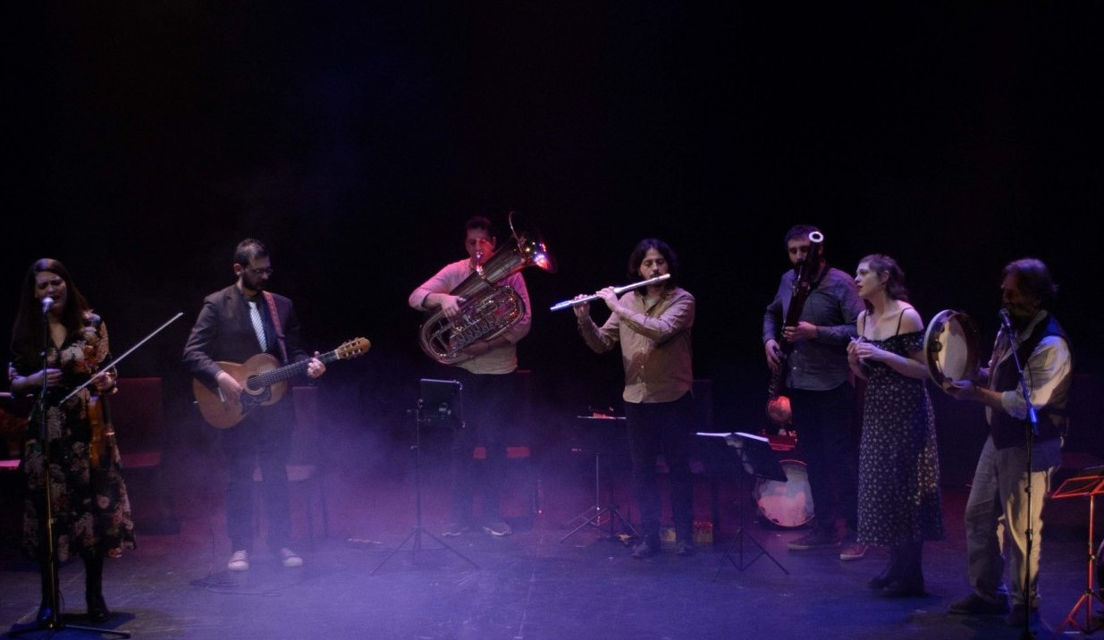 Alcedo Folk Band στο OLVIO: Τραγούδια χωρίς σύνορα