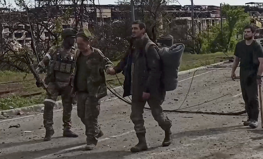 Μαριούπολη: Πάνω από 1700 Ουκρανοί στρατιώτες έχουν παραδοθεί μέσα σε τρεις μέρες