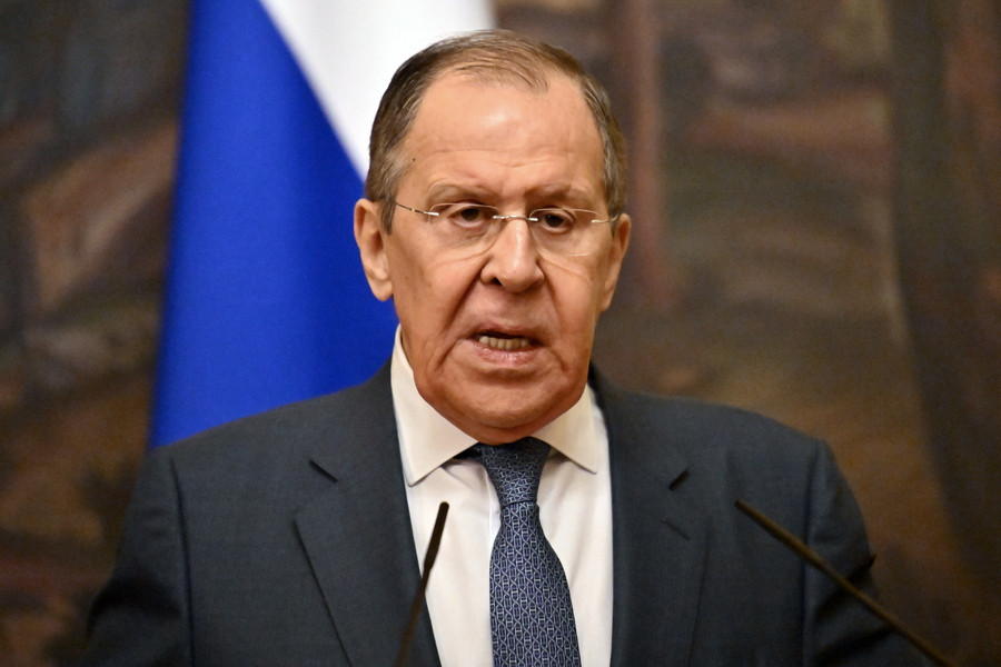 Λαβρόφ:«Η Δύση έχει εξαπολύσει ολοκληρωτικό πόλεμο εναντίον της Ρωσίας»