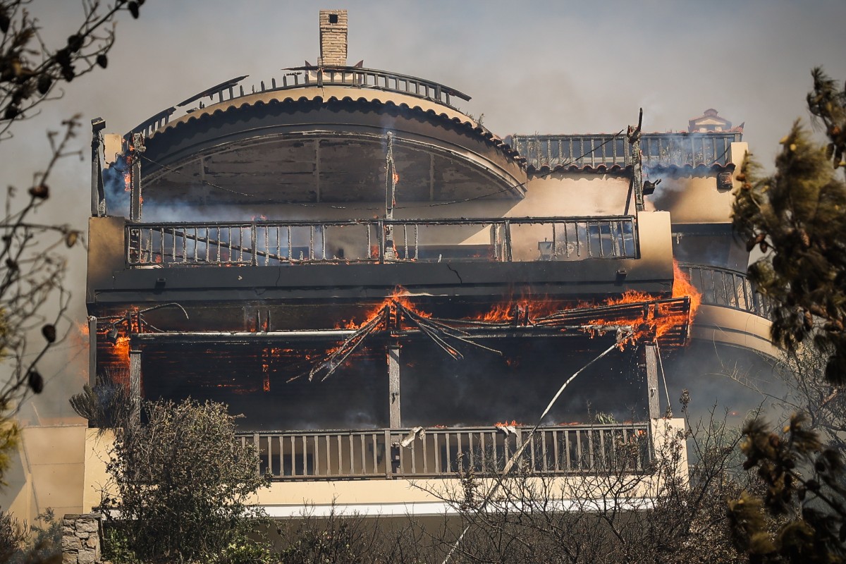 Άνοιξε σχολείο στη Βούλα για τη φιλοξενία των κατοίκων του Πανοράματος