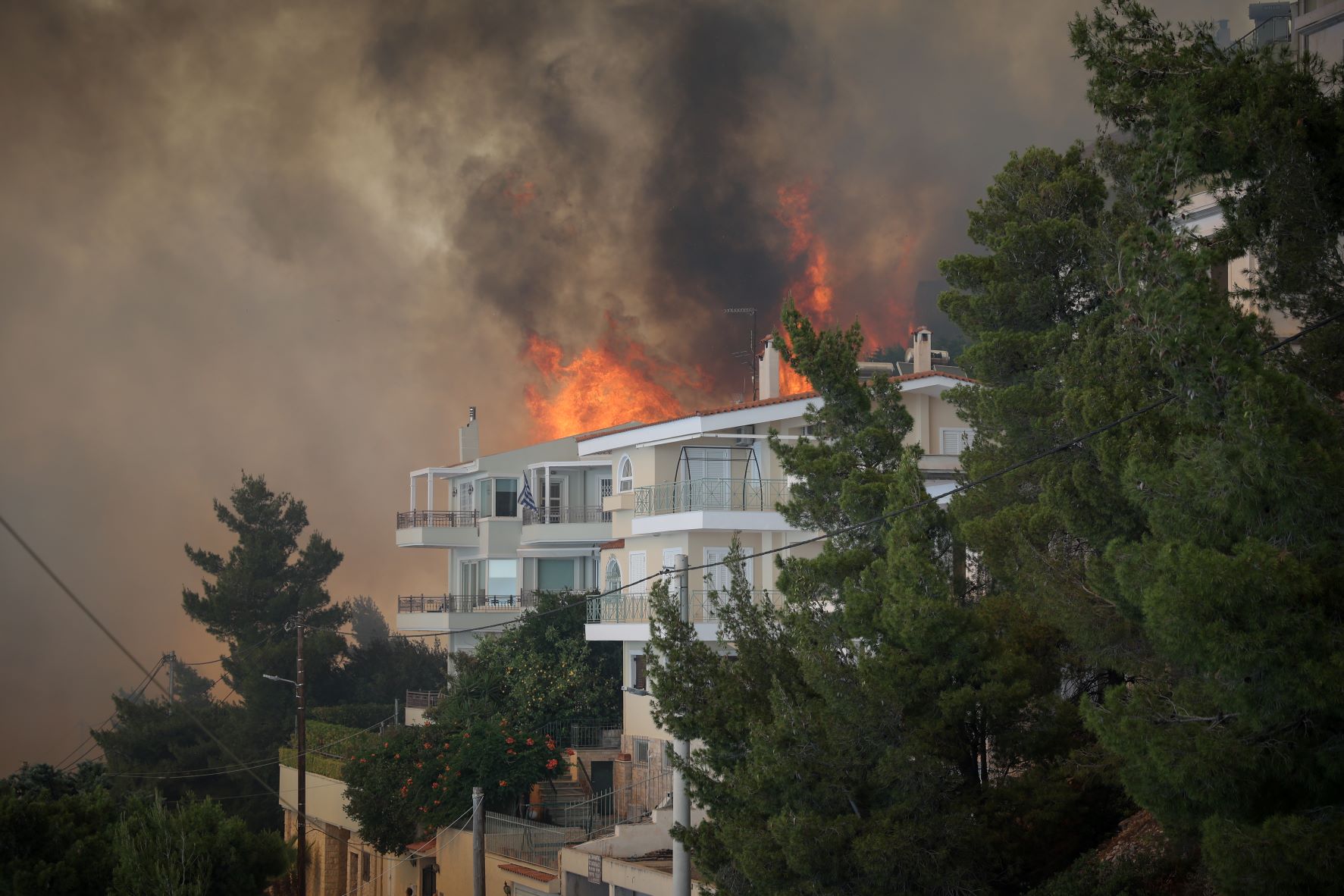 Καμιά ευθύνη για τη φωτιά στη Βούλα;