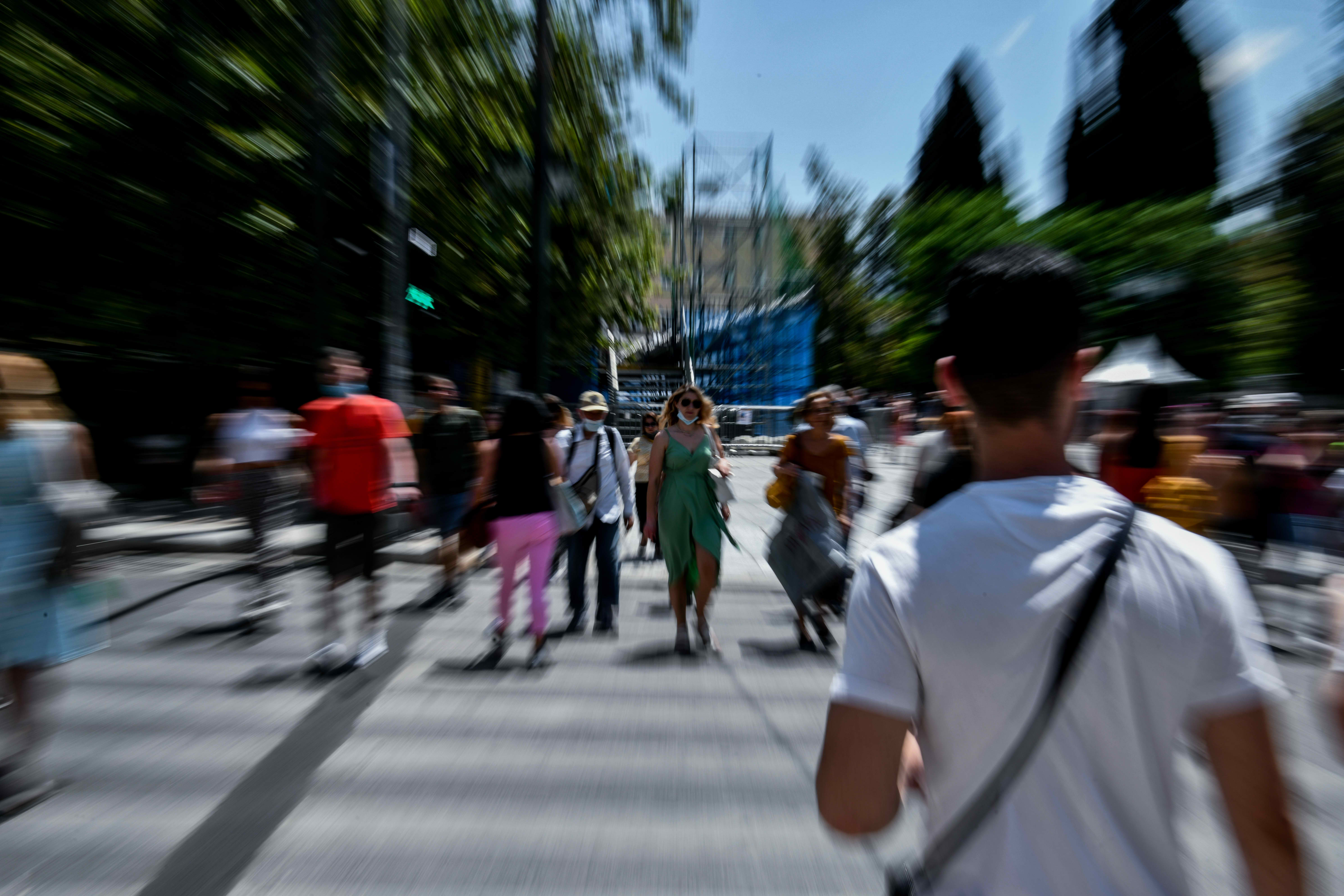 Κορονοϊός: 7.158 κρούσματα, 8 θάνατοι, 102 διασωληνωμένοι