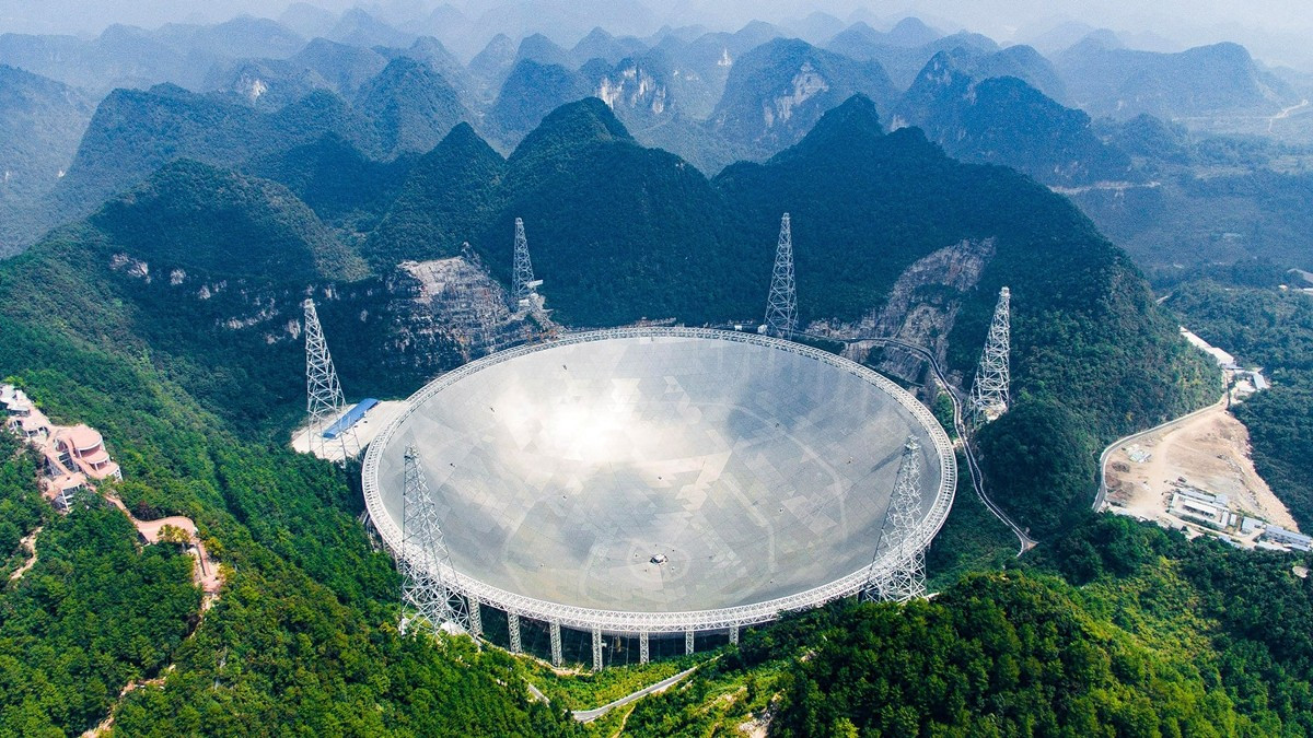 «Εξωγήινο σήμα ή παρεμβολές»: Τι εντόπισε το θηριώδες κινεζικό ραδιοτηλεσκόπιο