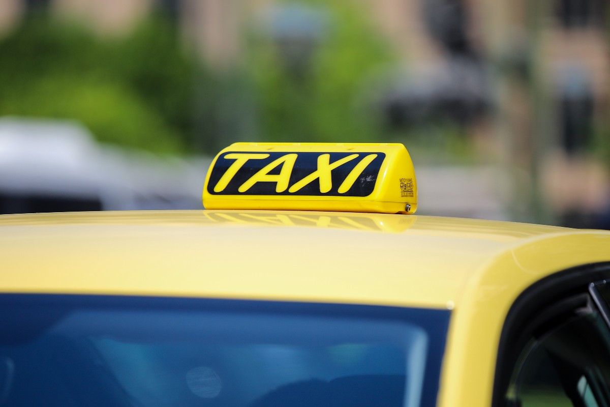 Νέα αυξημένα κόμιστρα από την Παρασκευή στα ταξί – Μέχρι και 50% η αύξηση
