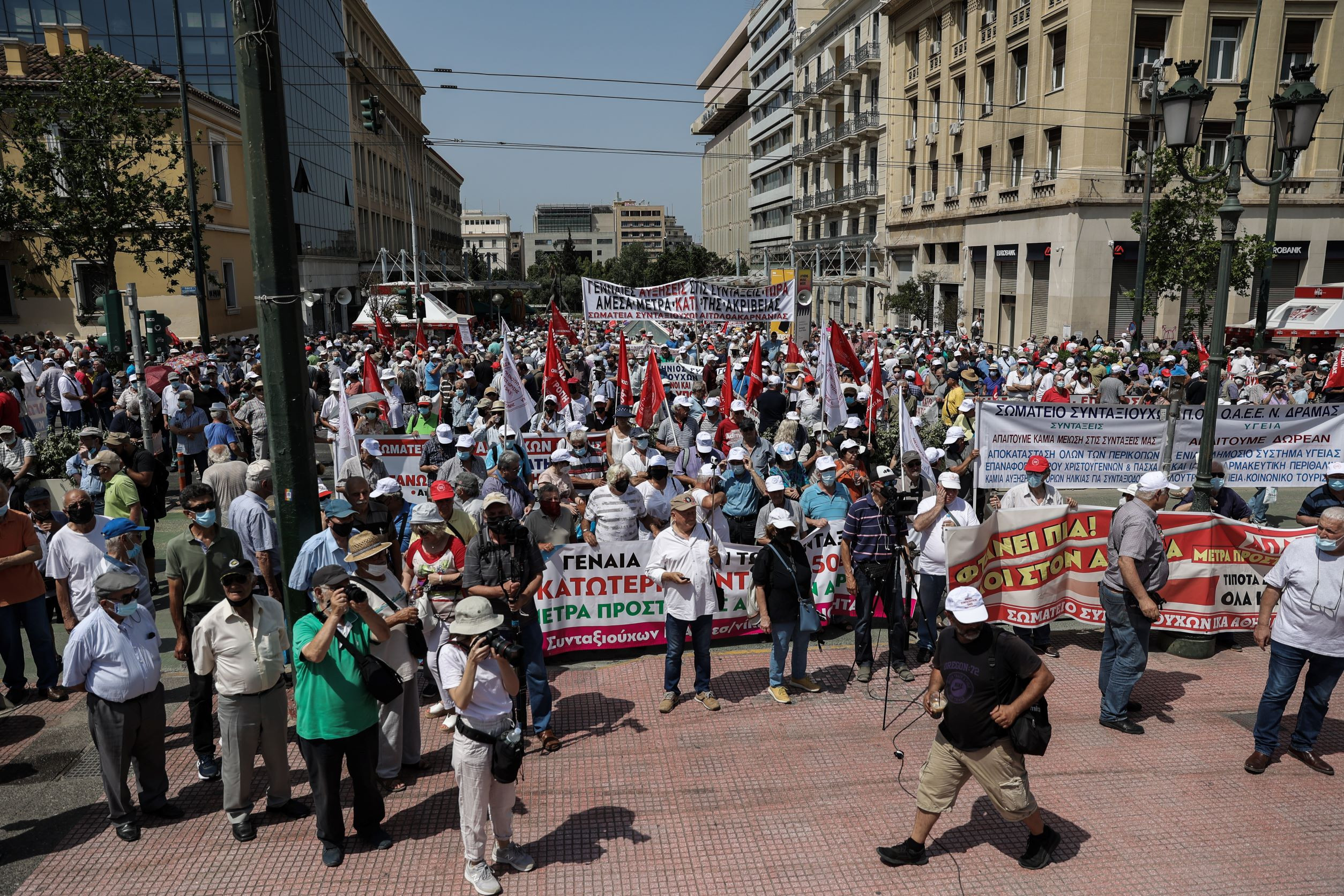 Στους δρόμους οι συνταξιούχοι: Μεγάλο συλλαλητήριο και πορεία στην Αθήνα