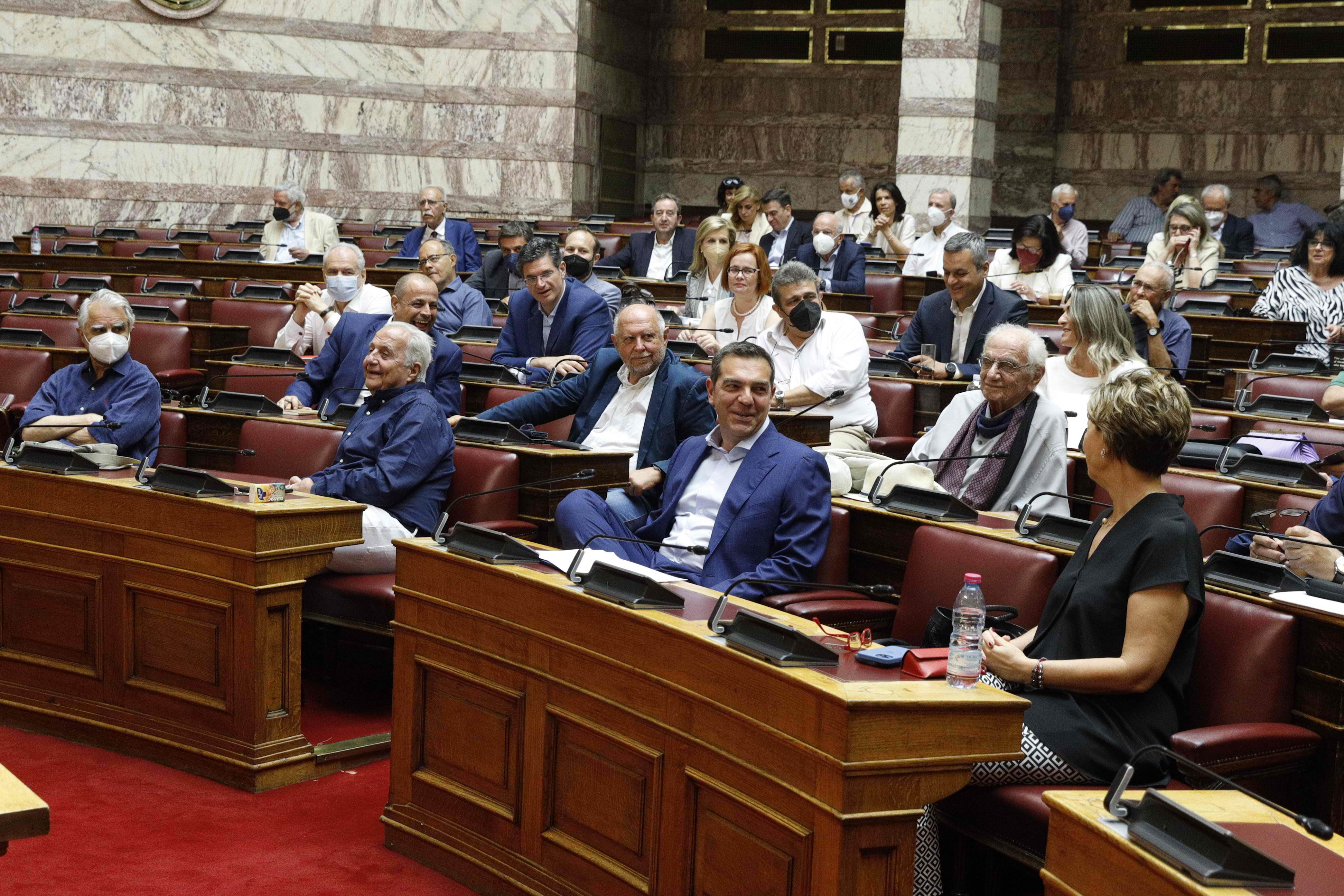 Τροπολογία για τα δάνεια στο πόθεν έσχες βουλευτών και υπουργών κατέθεσε ο ΣΥΡΙΖΑ