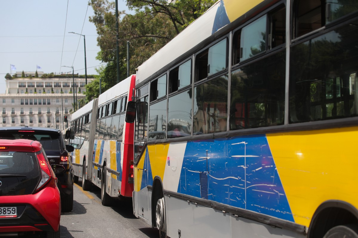 Στο Αυτόφωρο οδηγός λεωφορείου που φέρεται να κατέβασε 11χρονο επειδή δεν φορούσε μάσκα