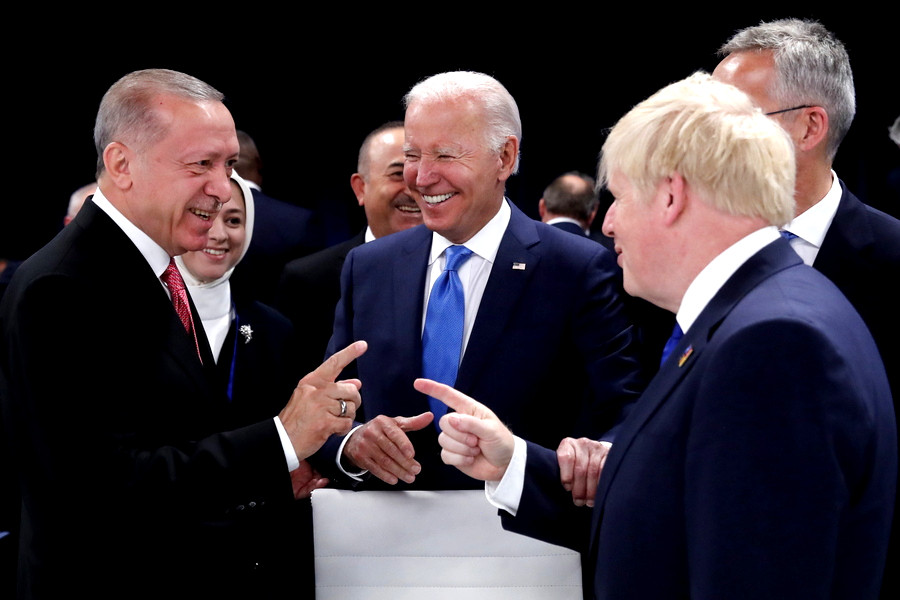 Ο Ερντογάν σηκώνει την μπάνκα Ευρώπης και ΗΠΑ
