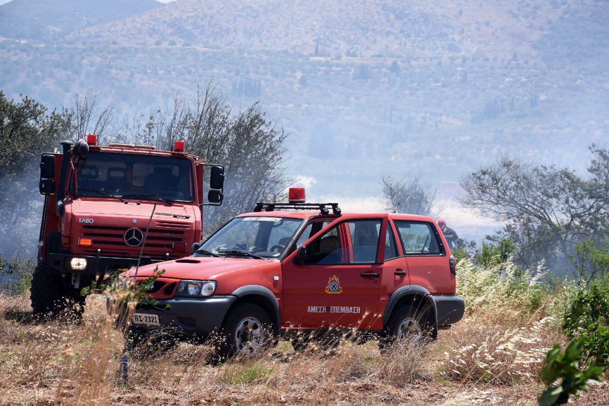 Φωτιά στον Ασπρόπυργο – Διακοπή κυκλοφορίας