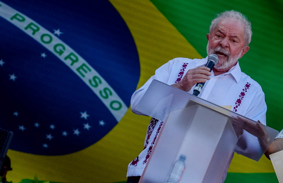 Βραζιλία: Δημοσκοπικό προβάδισμα Λούλα έναντι του Μπολσονάρου