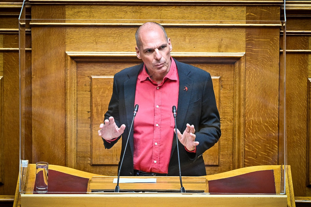 Βαρουφάκης: «Φιλαράκια του πρωθυπουργού συμμετέχουν σε funds που αγοράζουν σε εξευτελιστικές τιμές κόκκινα δάνεια»