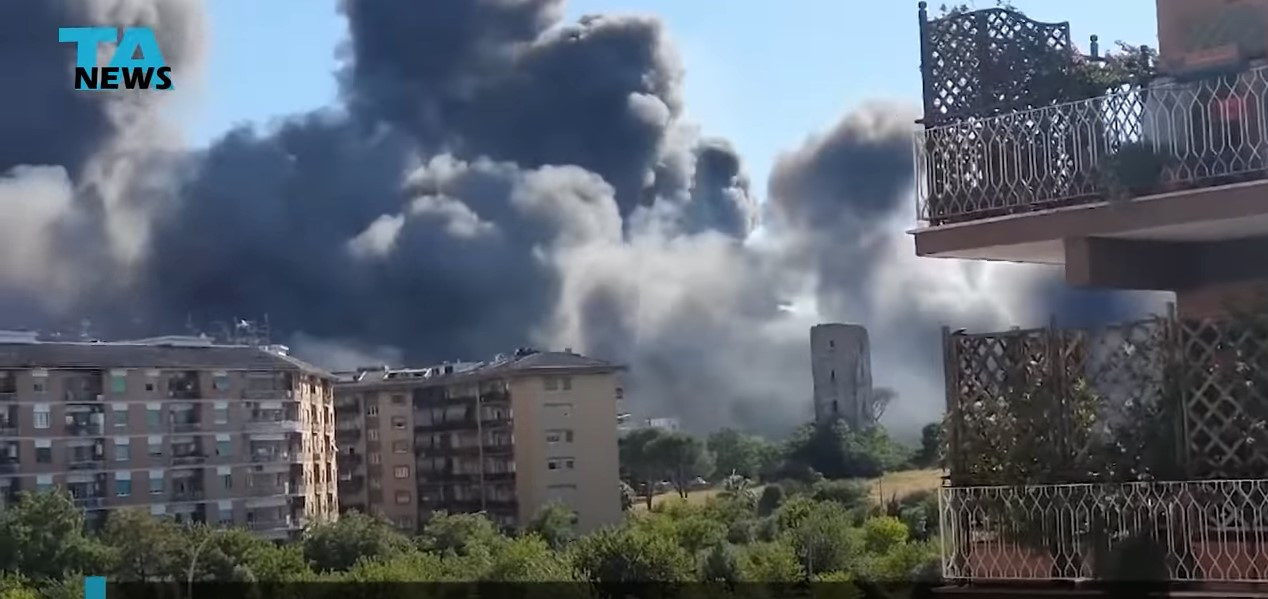 Ρώμη: Φωτιά σε πάρκο – Εκκένωση πολυκατοικιών μετά από εκρήξεις [Βίντεο]
