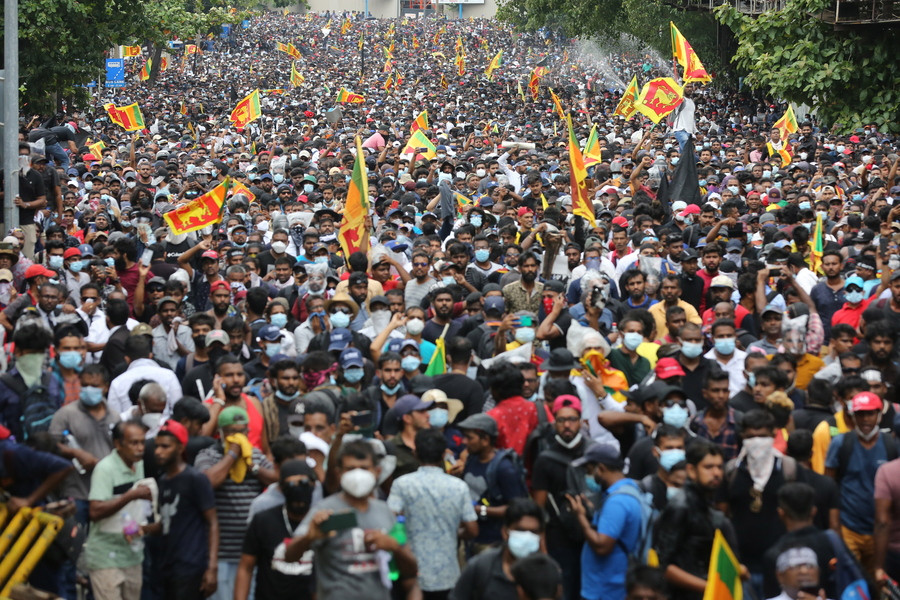 Κρίση στη Σρι Λάνκα: Πώς φτάσαμε στην εξέγερση και ποιά η επόμενη μέρα [Βίντεο]