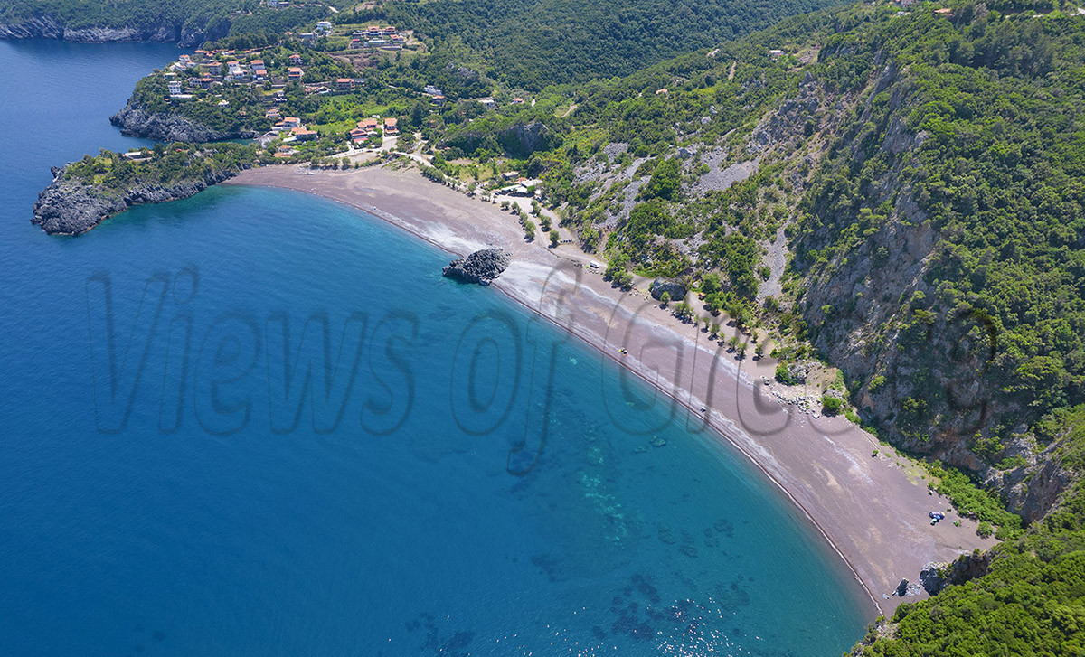 Λιμνιώνας: η πελαγίσια παραλία-όνειρο στην Εύβοια που απέχει μόλις 120 χλμ. από την Αθήνα