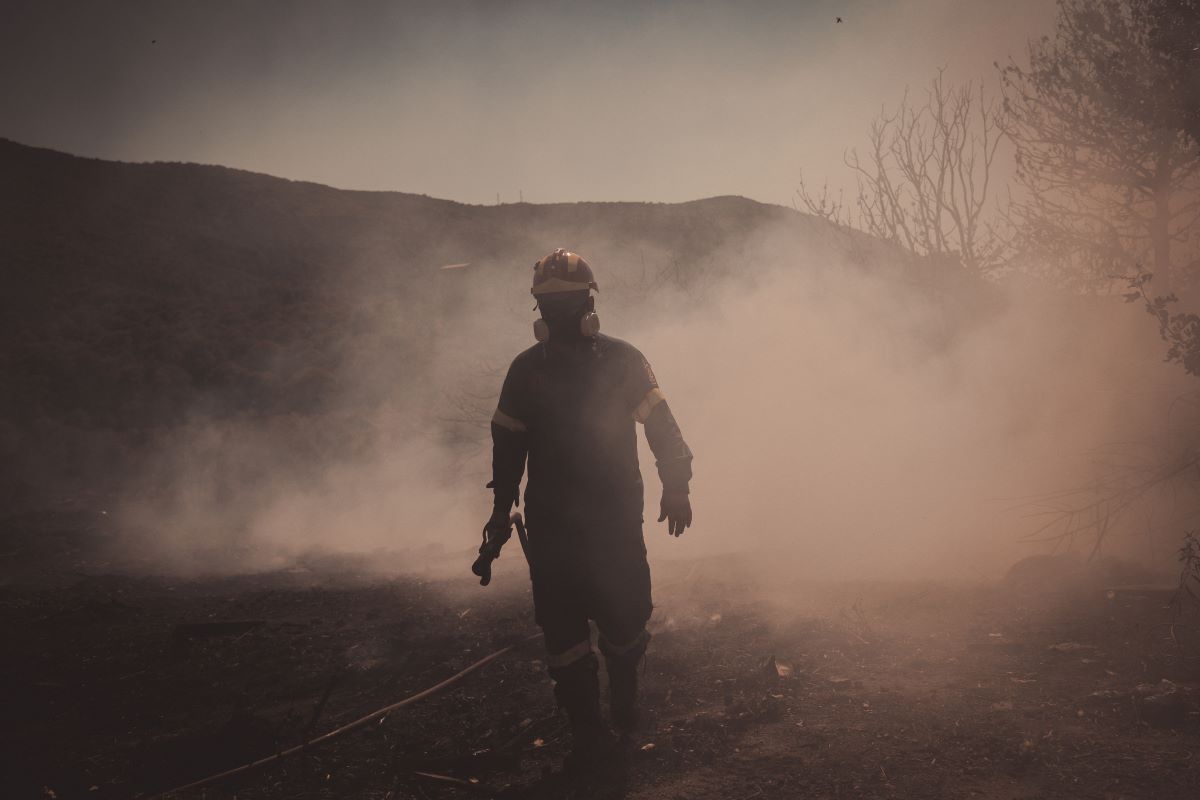 Τρία νέα πύρινα μέτωπα σε Έβρο, Κεφαλονιά και Εύβοια – Αναζωπύρωση της φωτιάς στη Σάμο