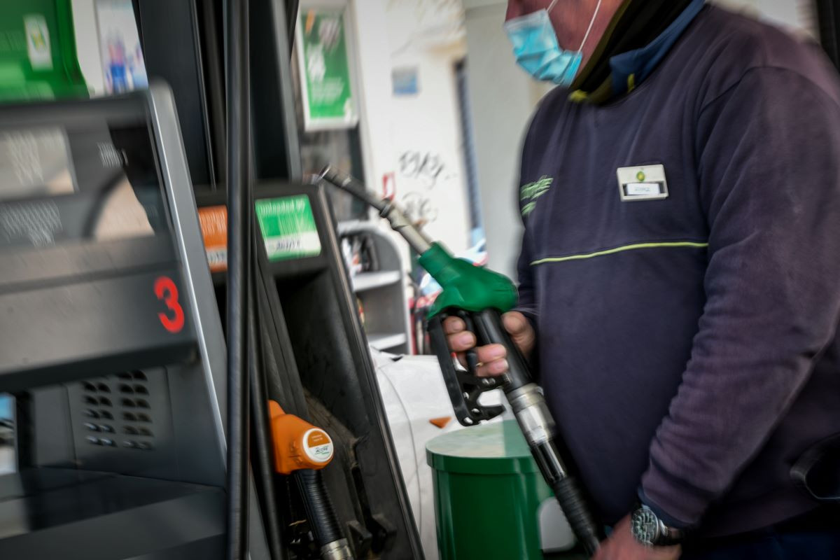 Η Ελλάδα έχει και επίσημα την ακριβότερη βενζίνη στην Ευρώπη