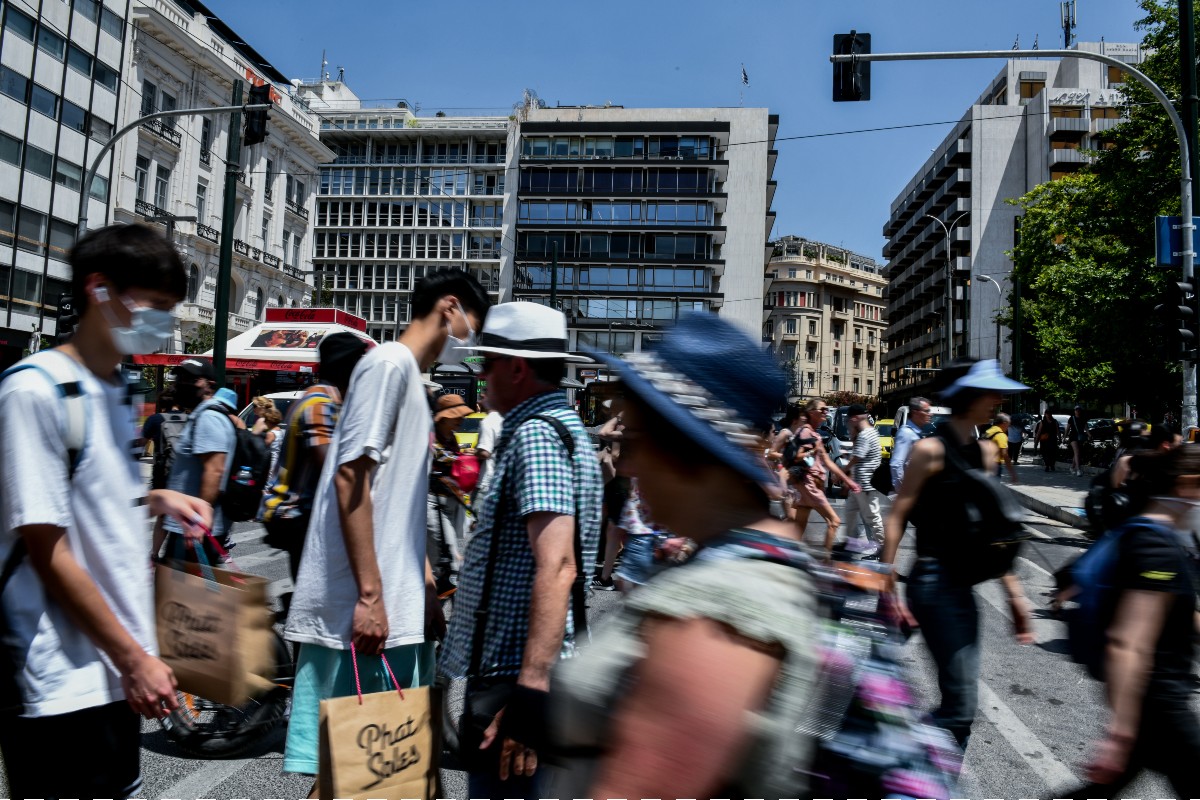 Σταθερά υψηλός θα παραμείνει ο αριθμός των κρουσμάτων για αρκετές εβδομάδες – Τι αναφέρουν οι ειδικοί