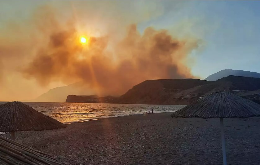 Φωτιά στο Ρέθυμνο: Συνεχείς αναζωπυρώσεις, για εμπρησμό κάνει λόγο ο δήμαρχος Αγίου Βασιλείου