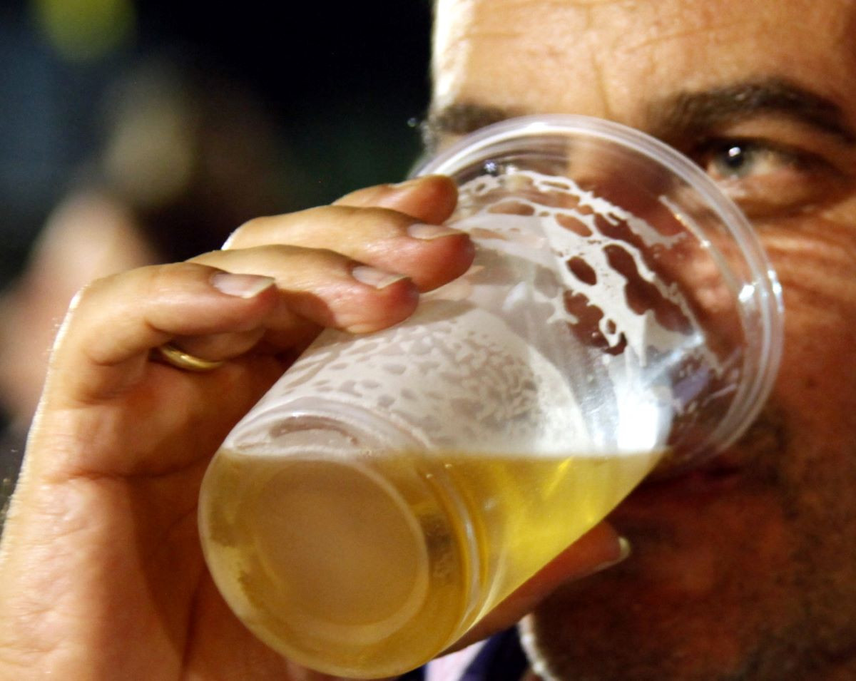 Γερμανία: Μπιραρία πρότεινε στους πελάτες της να πληρώνουν την μπίρα τους με… ηλιέλαιο