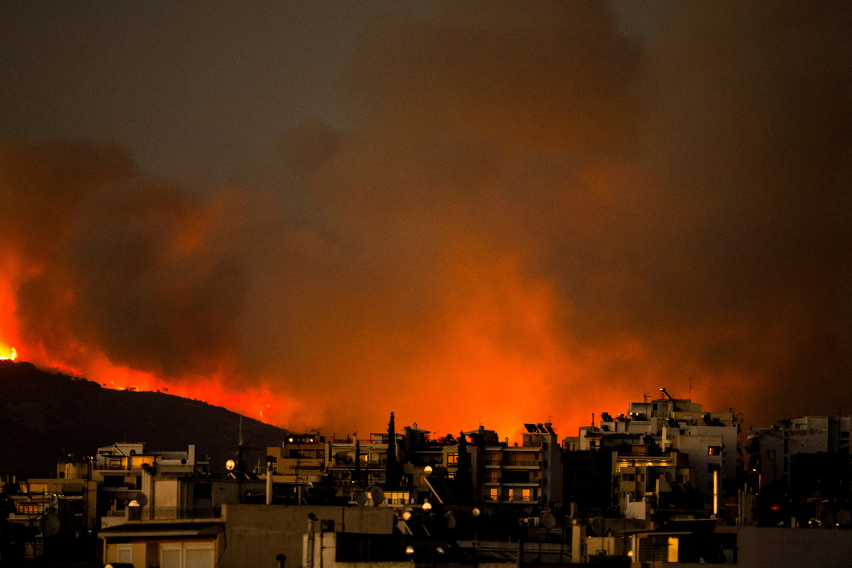 Η φωτιά στην Πεντέλη στα διεθνή μέσα