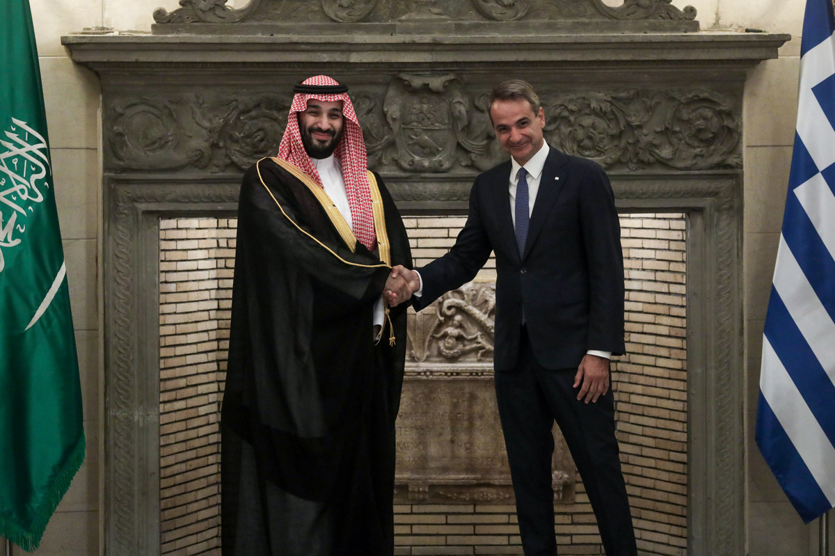 Συνάντηση Μητσοτάκη με τον πρίγκιπα της Σ. Αραβίας: Η πρόταση για «φθηνότερη ενέργεια» και υδρογόνο