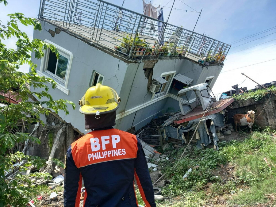 Φονικός σεισμός 7,1 Ρίχτερ στις Φιλιππίνες
