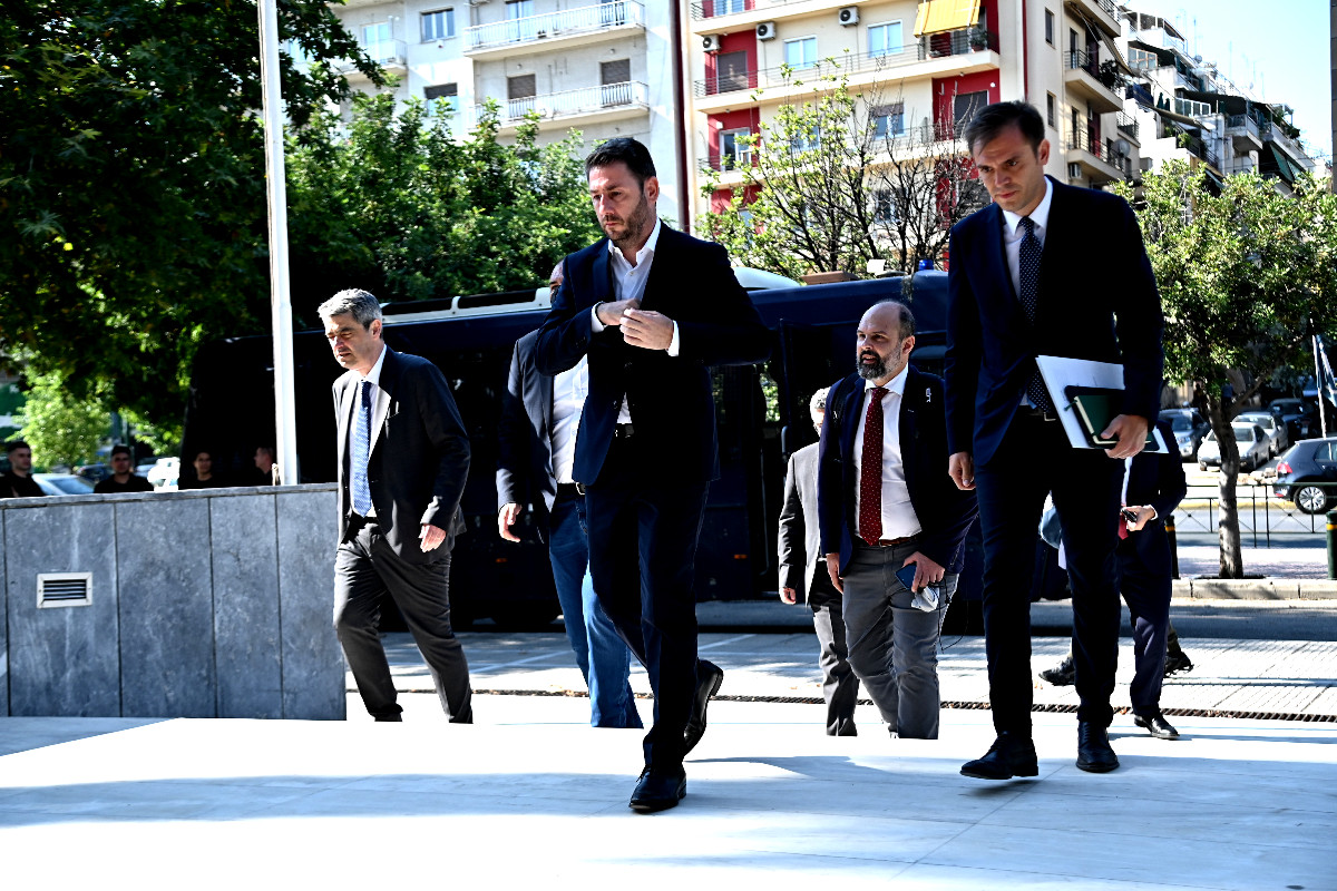 Στην Επιτροπή Θεσμών και Διαφάνειας η υπόθεση Ανδρουλάκη: ΣΥΡΙΖΑ – ΠΑΣΟΚ «στριμώχνουν» την κυβέρνηση