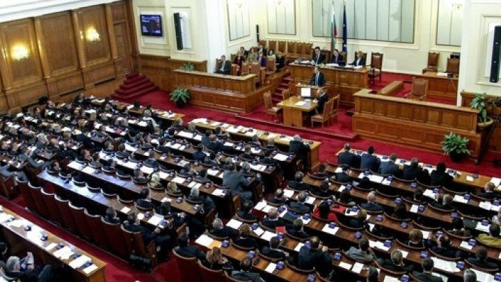 Βουλγαρία: Ο πρόεδρος προκηρύσσει πρόωρες εκλογές για τις 2 Οκτωβρίου και διορίζει υπηρεσιακή κυβέρνηση