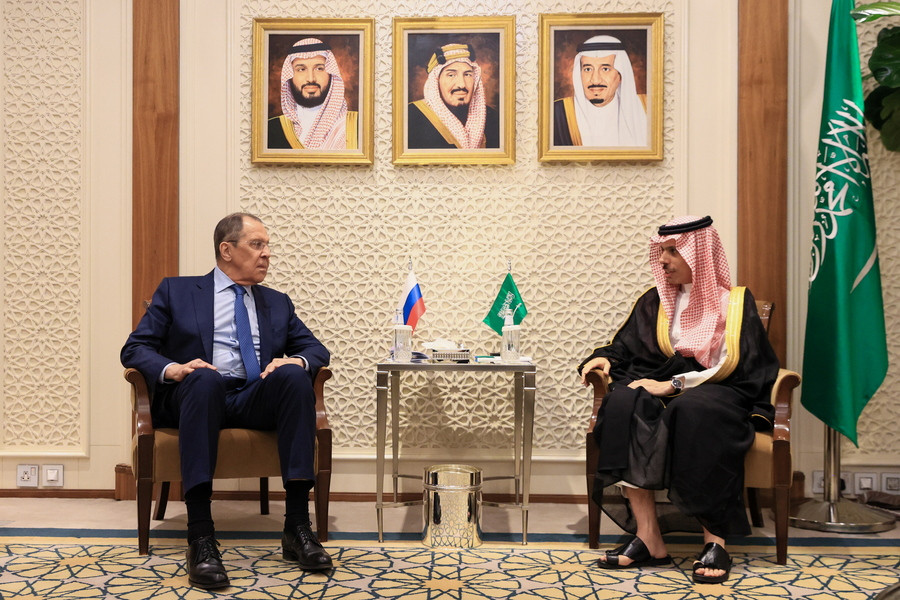 «Αθόρυβη» στήριξη της Σαουδικής Αραβίας στην Ρωσία – Μεγάλες επενδύσεις τους τελευταίους μήνες