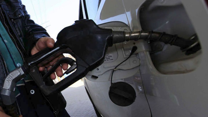 Βενζινοπώλες για νοθεία καυσίμων: Πολλοί και ίσως μη ανιχνεύσιμοι οι διαλύτες – Τι ζημιές προκαλούν