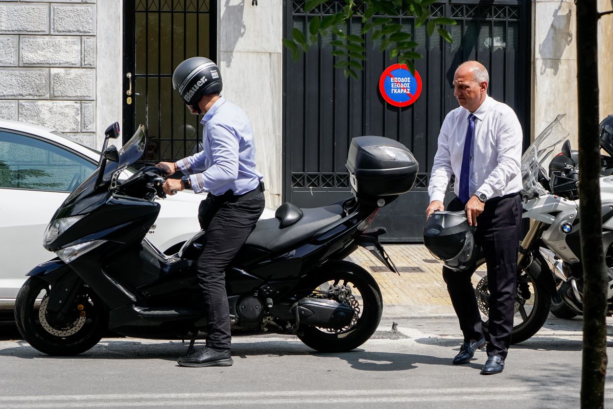 Στο Mapping Media Freedom η στοχοποίηση δημοσιογράφου του Politico από τον Οικονόμου