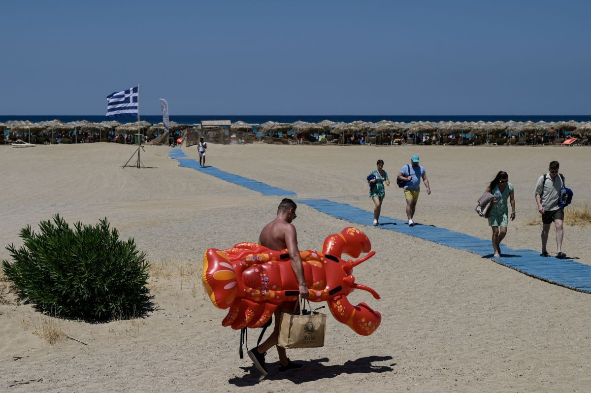Η Ελλάδα είναι μόνο για τους τουρίστες