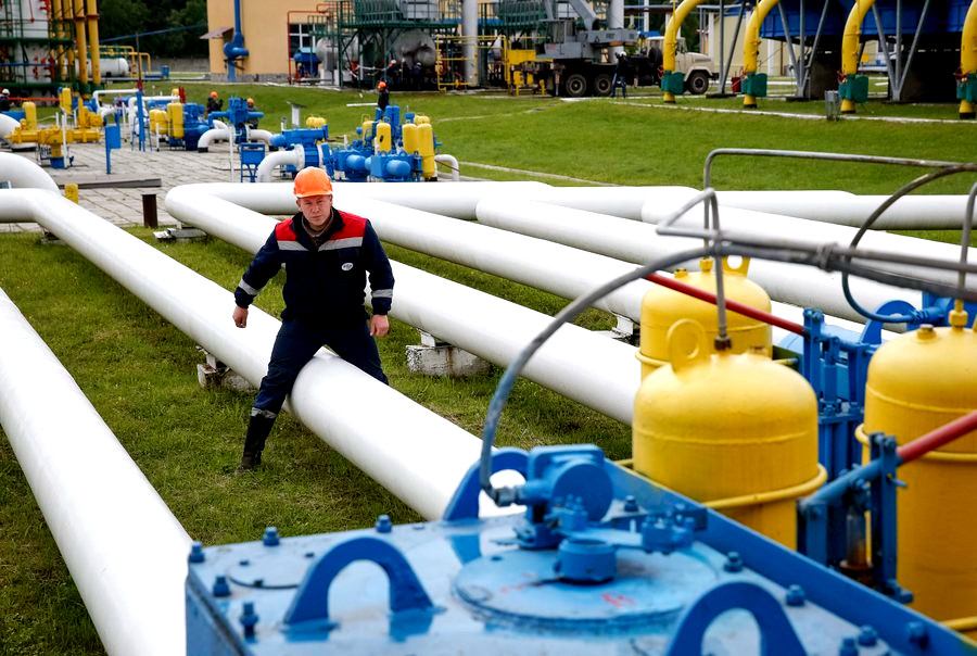 Η Ρωσία ρίχνει το ευρώ κι εκτοξεύει το φυσικό αέριο