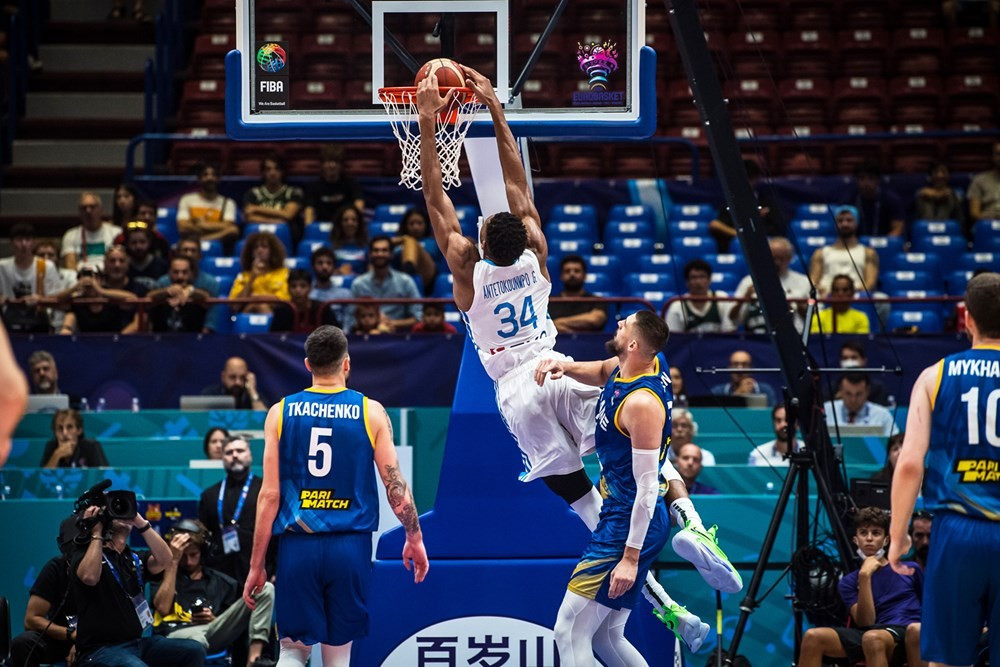 Η FIBA αποθεώνει τον Γιάννη Αντετοκούνμπο