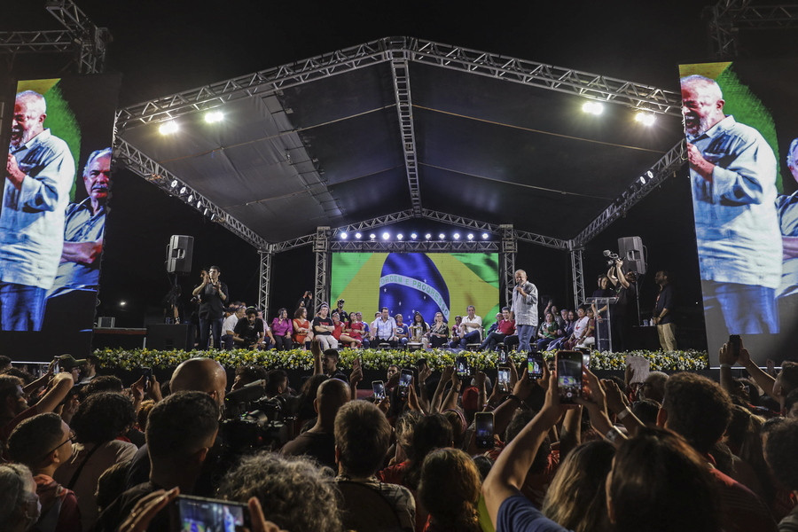 Βραζιλία: Οπαδός του Μπολσονάρου σκότωσε υποστηρικτή του Λούλα – Οξύνεται η ένταση, μειώνεται η διαφορά