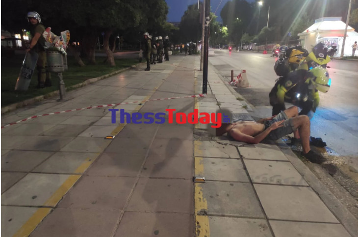 Βγήκαν μαχαίρια στη Θεσσαλονίκη: Άγρια συμπλοκή με δύο τραυματίες
