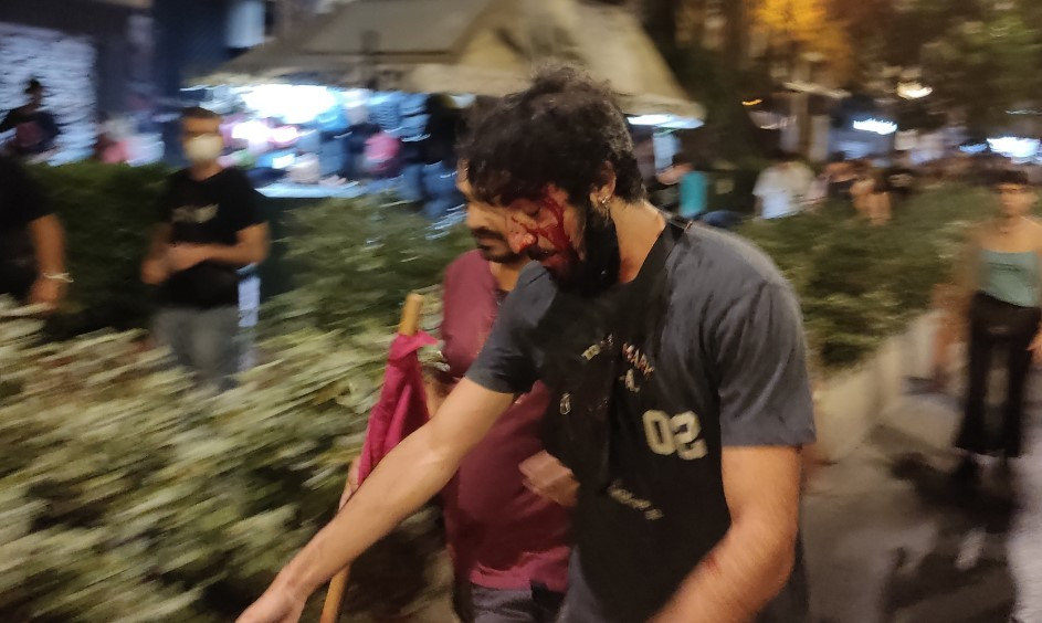 Άγρια επίθεση των ΜΑΤ στην αντικατασταλτική συγκέντρωση στα Προπύλαια – Διαδηλωτές τραυματίστηκαν [Βίντεο