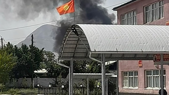 Κιργιστάν – Τατζικιστάν: Πάνω από 90 νεκροί από τις συγκρούσεις