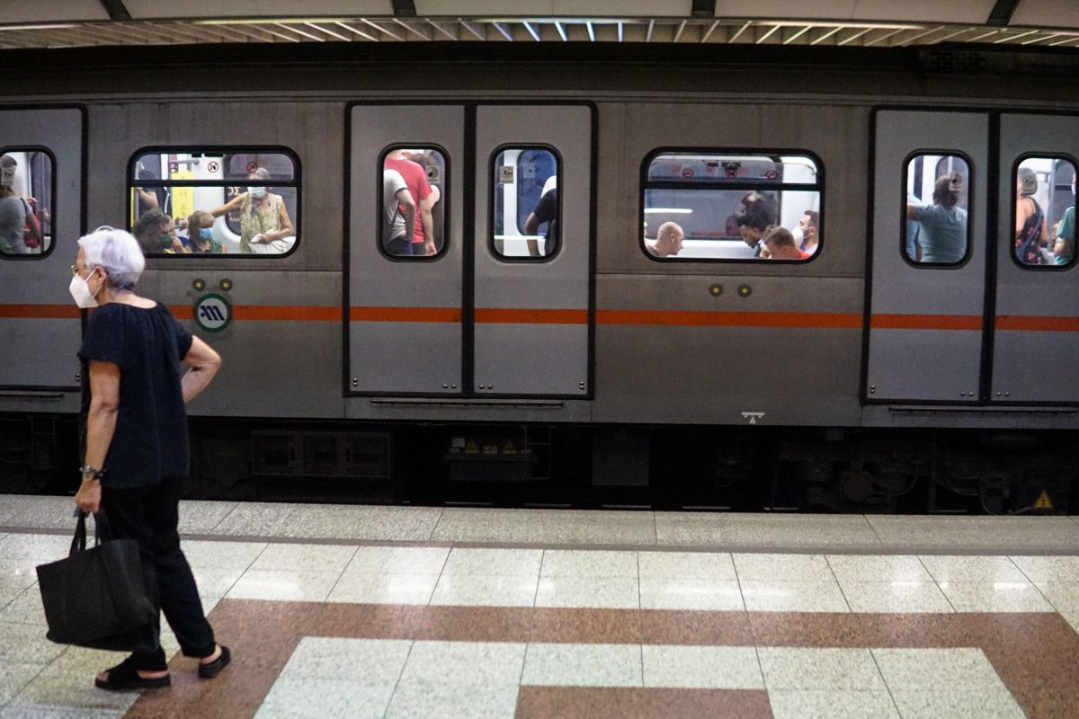 Απεργία σε μετρό, ηλεκτρικό, λεωφορεία και τρόλεϊ – Σε συμφόρηση οι δρόμοι της Αττικής