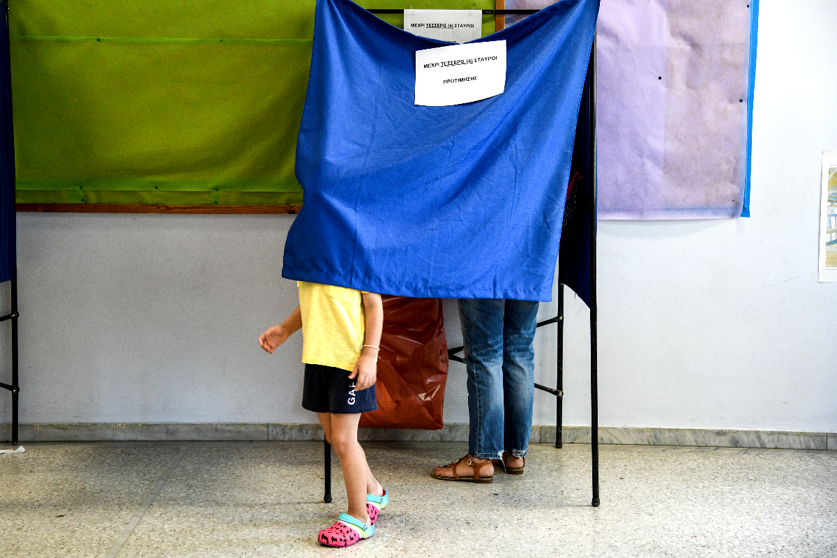 Οι δύο ηττημένοι των δημοσκοπήσεων