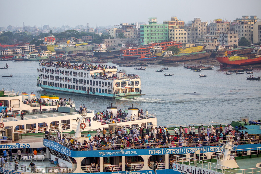 Μπαγκλαντές: Πολύνεκρο ναυάγιο σε ποτάμι