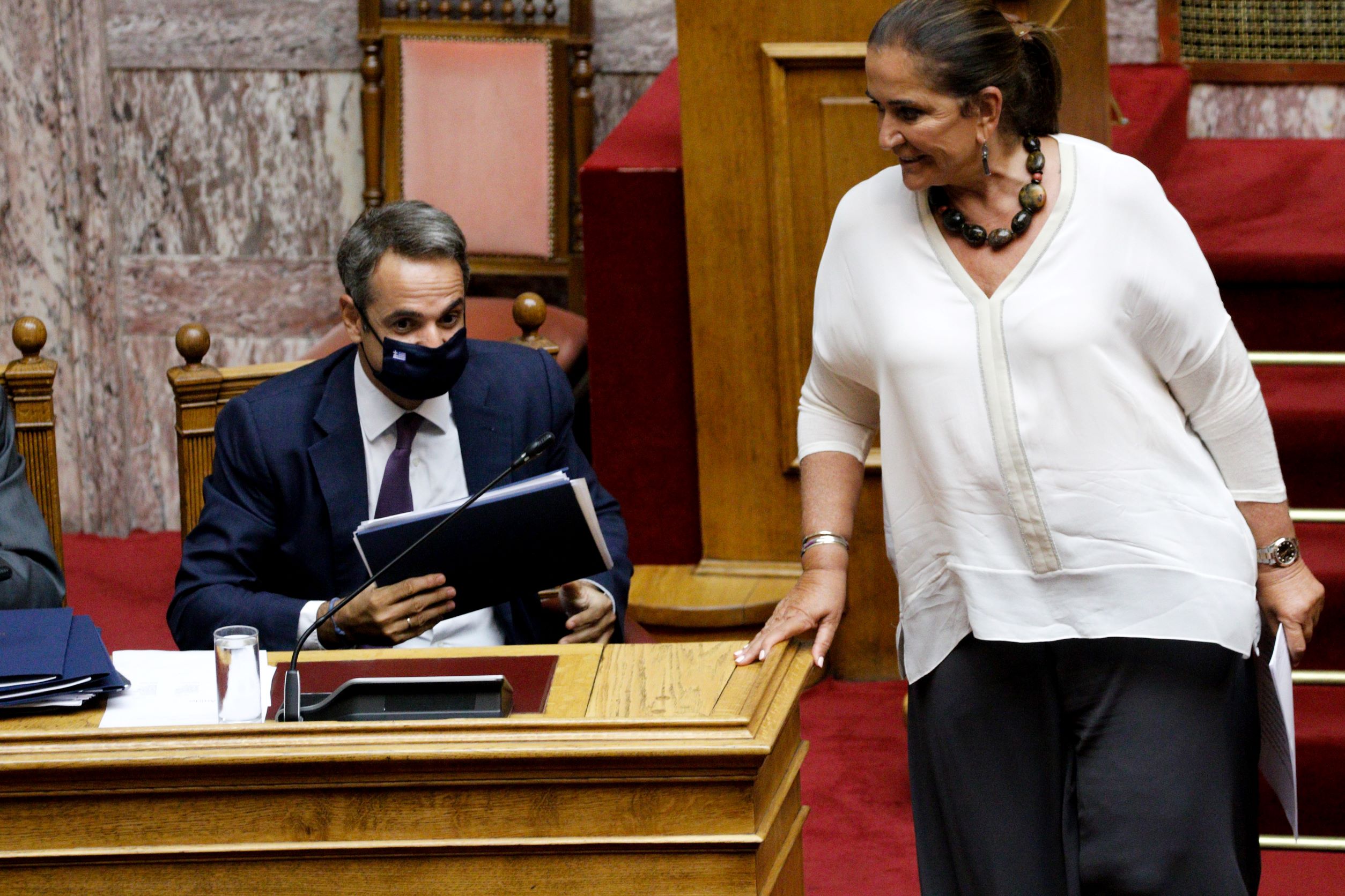 Η Μπακογιάννη βαθμολογεί Μητσοτάκη