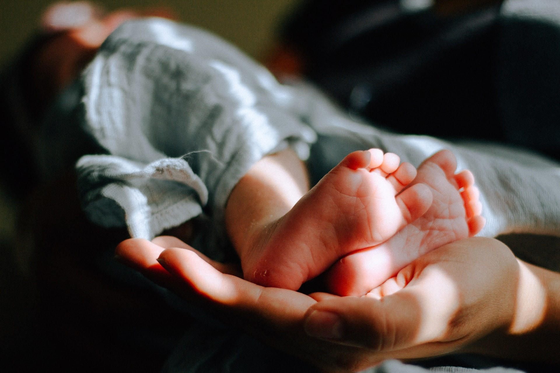 Βρετανία: Άνδρας άφησε μωρό δύο μηνών να πάρει κοκαΐνη- Πώς το κατάλαβε η μητέρα