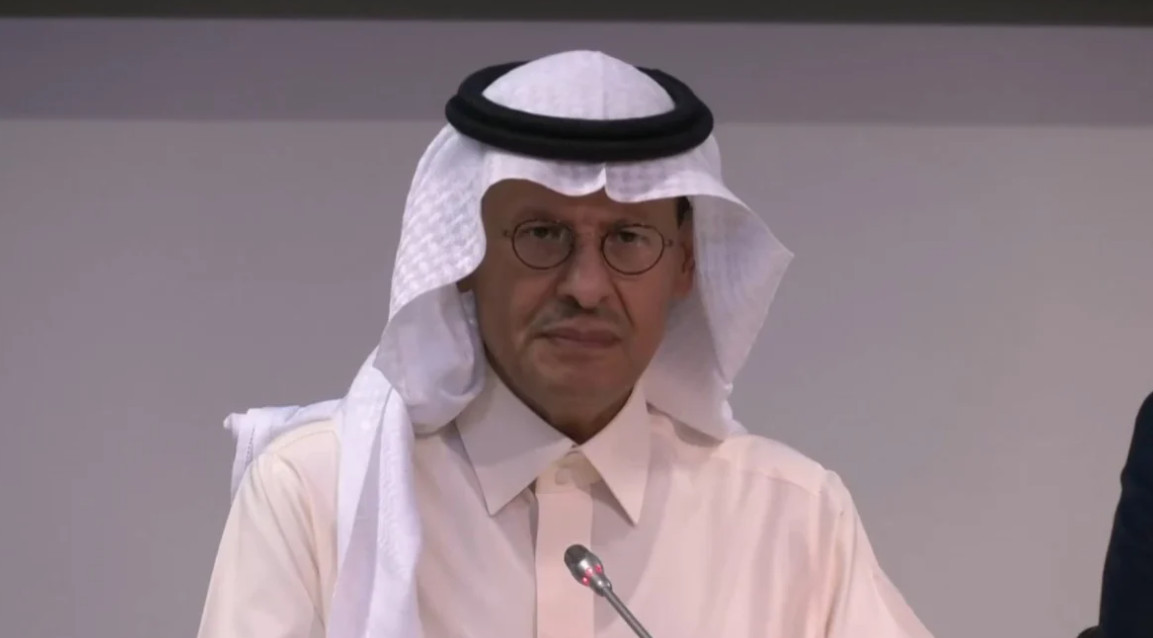 Σαουδάραβας υπουργός αρνείται σε δημοσιογράφο του Reuters να του υποβάλει ερωτήσεις
